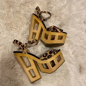 Dv8 (Dolce Vita) leopard print heels